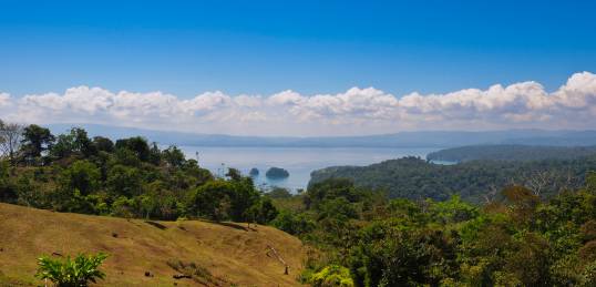 The beautiful lush landscape of Costa Rica - a beautiful place to see on a Costa Rica Tour.. 