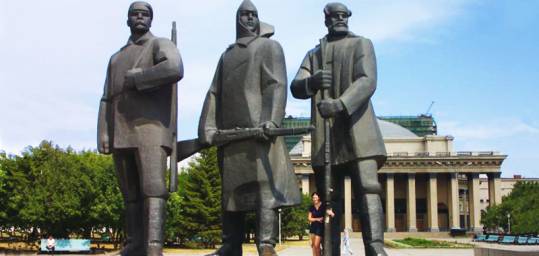 Three large statues of Russian heroes