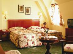 Twin bedded hotel room in Istanbul