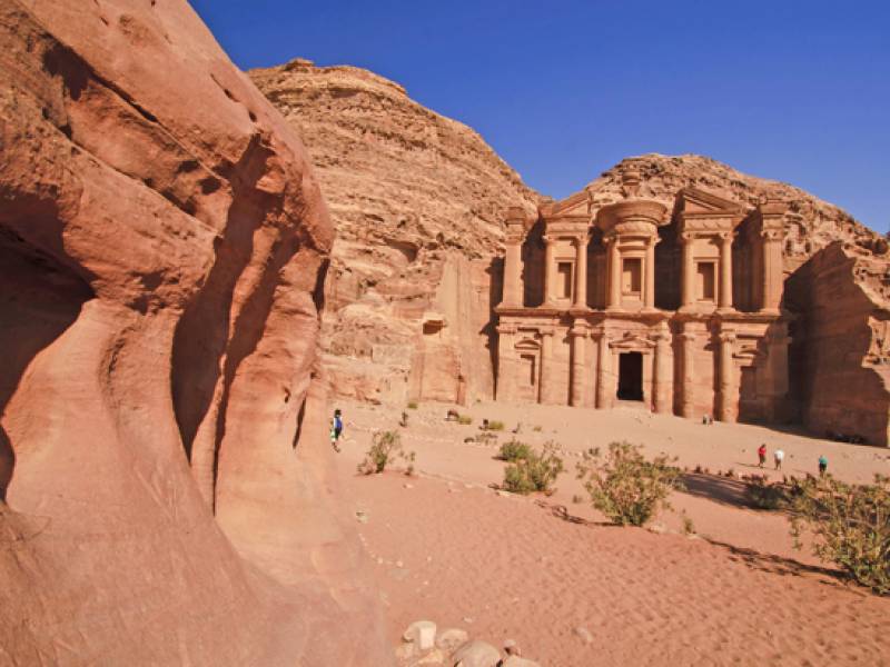 best time of year to travel to jordan