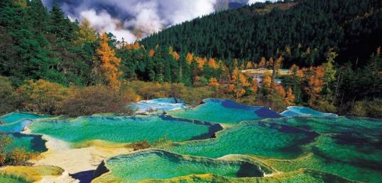 The travertine pools of Sichuan