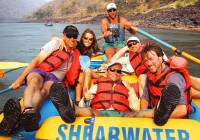 Enjoy White Water rafting on the mighty Zambezi when staying in Victoria Falls!