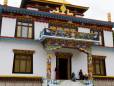 Traditional style Tibetan buildings in Keylong. Photo credit bigyahu.