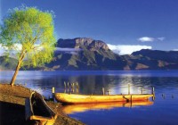 A boat on the beautiful lake in Lijiang