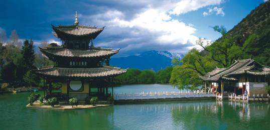 Black Dragon Lake in Lijiang