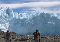 Come and admire the jagged icy walls of the Perito Moren glacier in Argentina.