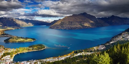 Wakatipu lake - Best places to visit in New Zealand - On The Go Tours