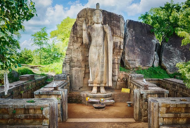 Avukana Buddha Statue