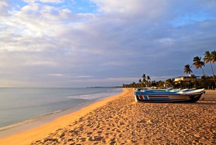 Nilaveli beach - Sri Lanka - On The Go Tours