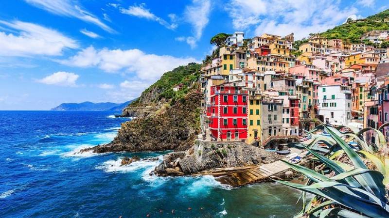 Cinque Terre Day Trip with Transport from Florence