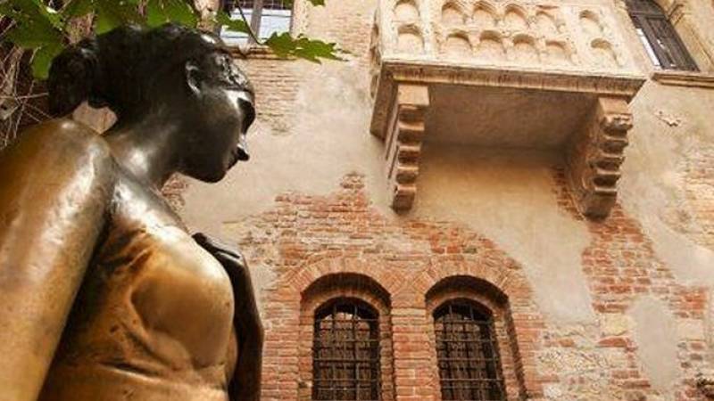 Verona and Lake Garda Day Trip from Milan
