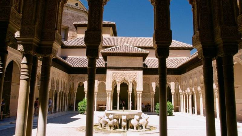 Skip the Line: Alhambra and Generalife Gardens Half-Day Tour