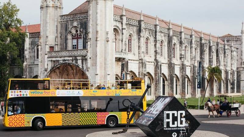 Lisbon Combo: Hop-On Hop-Off Tour with Four Routes Including Tram