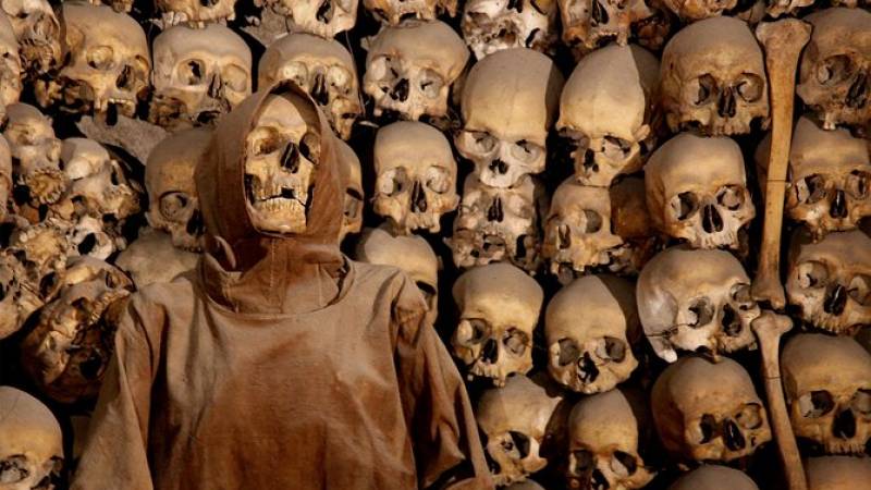Skip the Line: Crypts and Roman Catacombs Small-Group Walking Tour