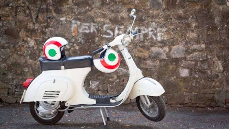Florence Vespa Tour: Tuscan Hills and Italian Cuisine