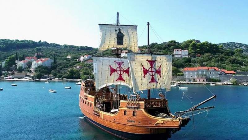 Three Islands Cruise with lunch by Galleon Tirena from Dubrovnik