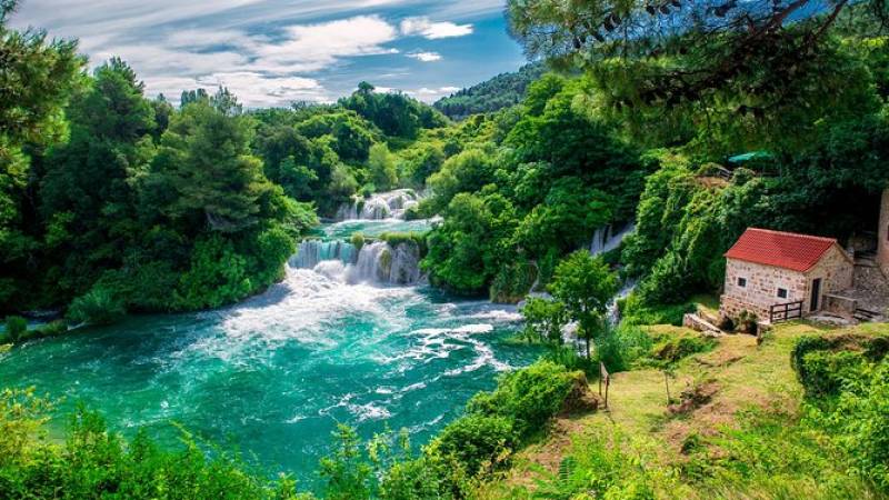 Krka Waterfalls and Sibenik Day Trip Including Wine Tasting from Split