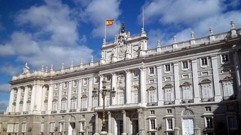 Madrid City Sightseeing and Skip the Line Royal Palace Guided Tour