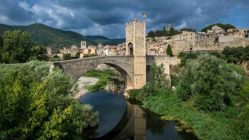 Medieval Three Villages Small Group Day Trip from Barcelona