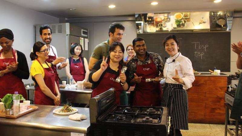 Korean Beginner Cooking Class with a Local Market Tour in Seoul
