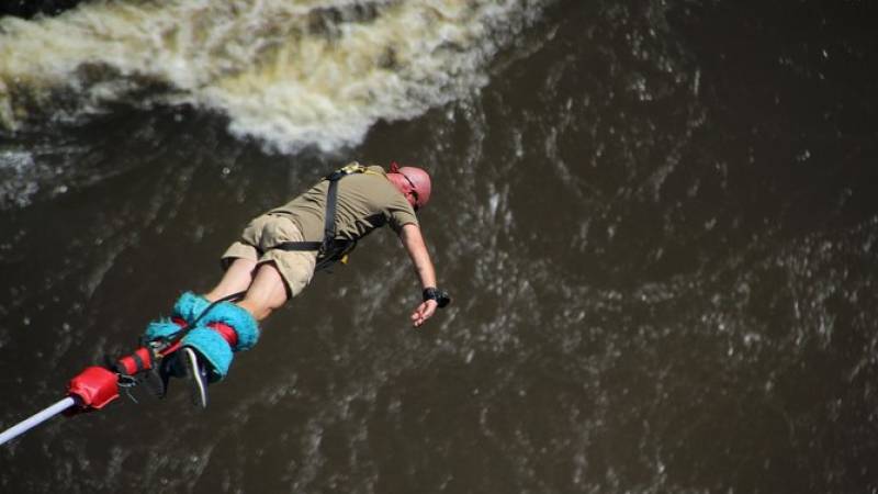 Bungee Jumping