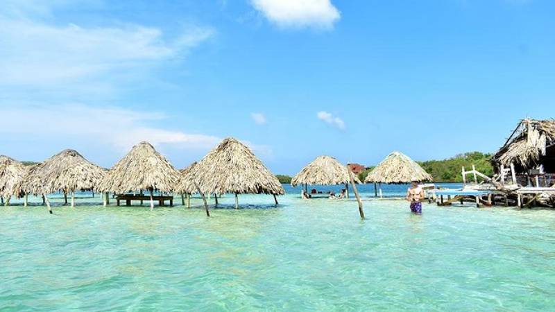 Snorkel and Island Hopping in Rosario and Cholon