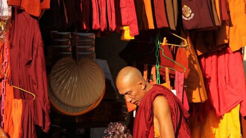 Tradition and Culture Small-Group Tour in Yangon, Including Shwedagon Pagoda Visit