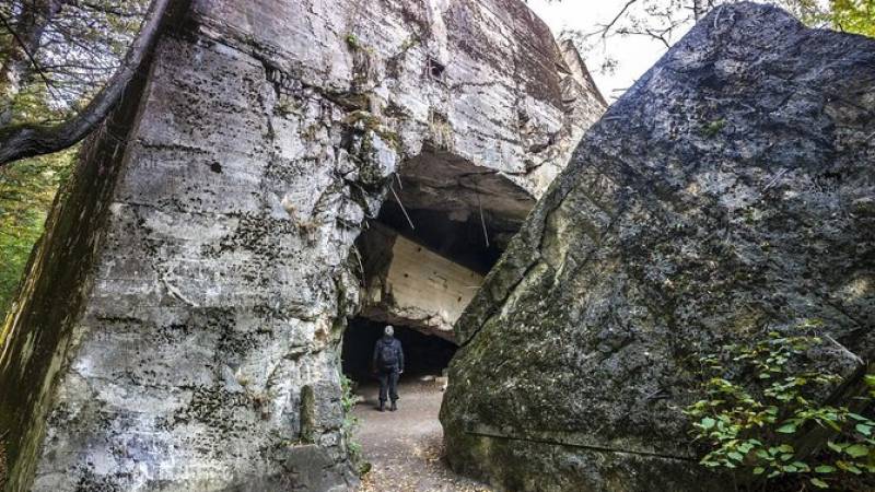 Wolfs Lair and Swieta Lipka 1 Day Tour from Warsaw