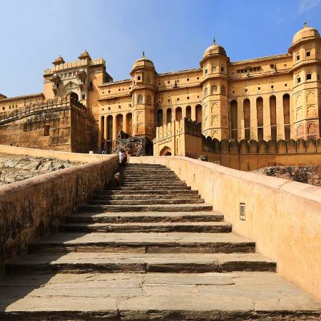 Approach to Amber Fort in Jaipur - India Tours - On The Go Tours