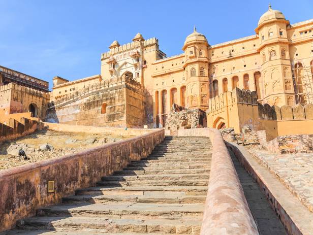 A-sunny-blue-sky-day-at-the-Amber-Fort-in-Jaipur