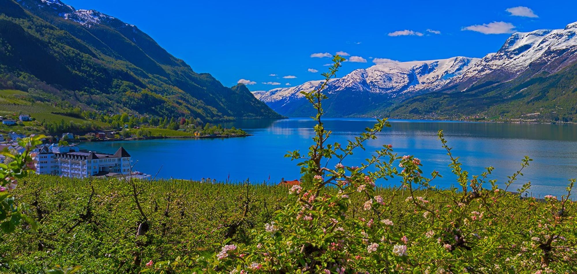 A lake and mountains in Bergen