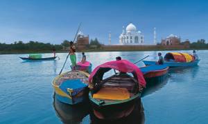 Boats-in-front-of-the-Taj-Mahal-India