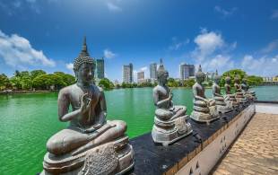 Buddha statues in Colombo - Sri Lanka Tours - On The Go Tours