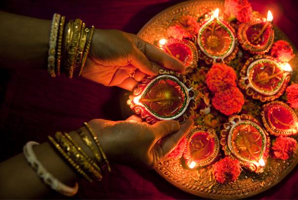 Diwali oil lamps - India Festivals - On The Go Tours