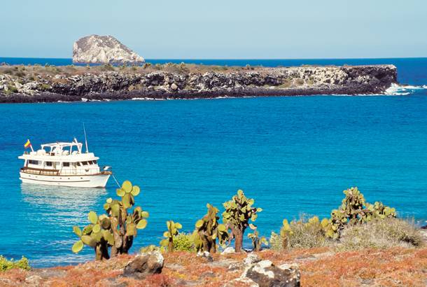 Galapagos tourist boat - Best time to visit - On The Go Tours