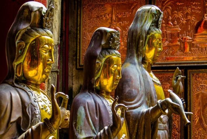 Gangaramaya temple in Colombo - Sri Lanka - On The Go Tours