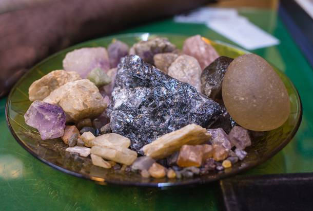 Gemstones - Sri Lanka - Top Travel Tips - On The Go Tours