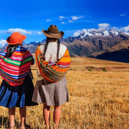 Girls-in-the-Andes-Peru-On-The-Go-Tours