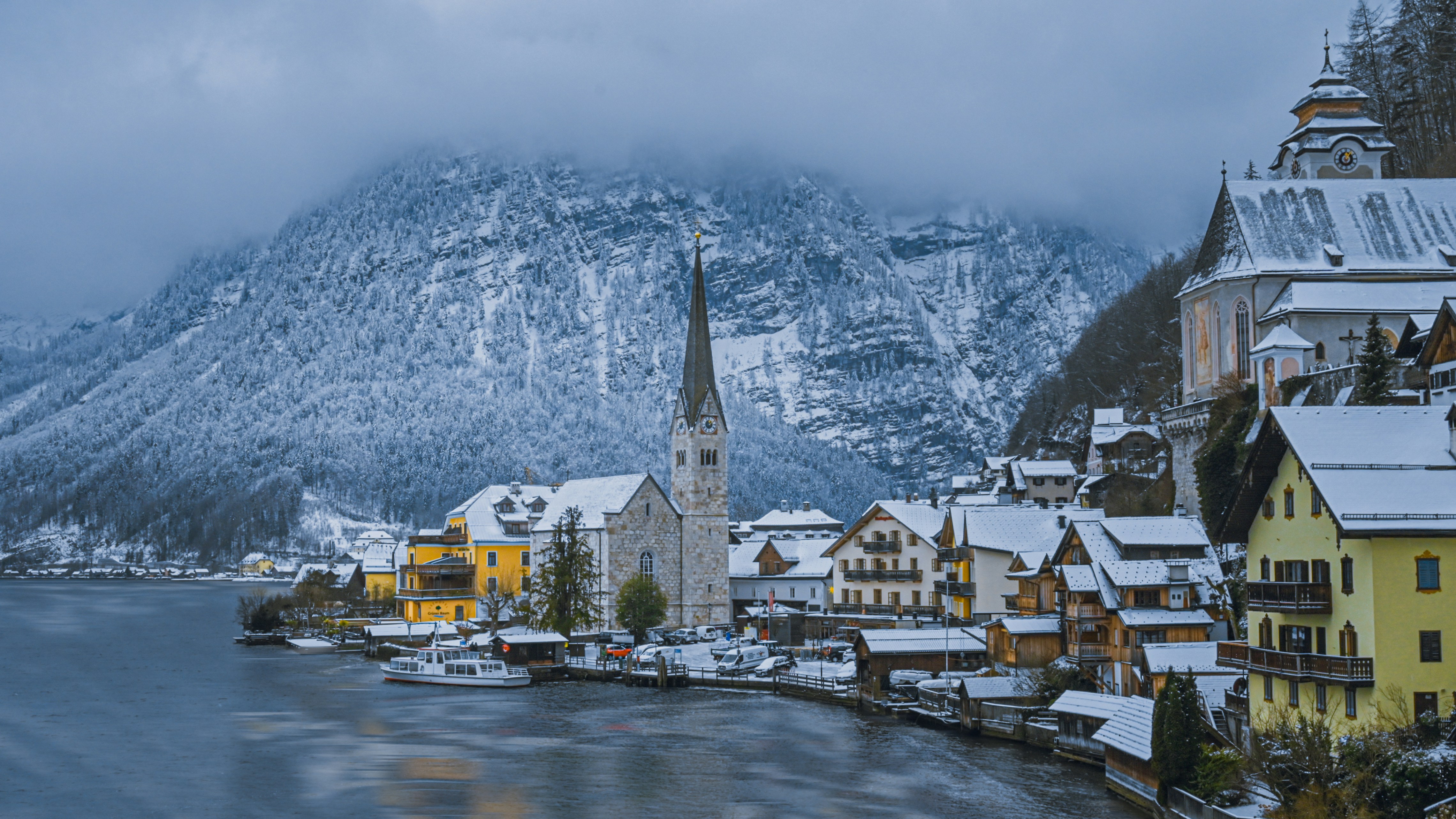 Hallstatt in winter