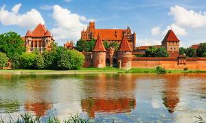 Highlights of Poland Main Image - Malbork Castle - Poland - On The Go Tours