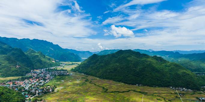 Hill Tribes, Halong Bay & Beyond