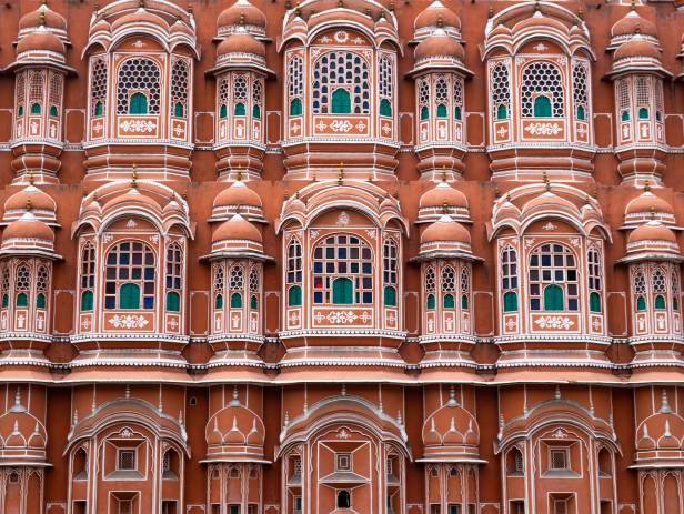 A-sunny-blue-sky-day-at-the-Amber-Fort-in-Jaipur