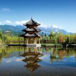 Temple and mountains | Lijiang | China