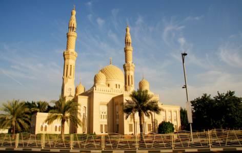 Jumeirah Mosque - Best Places to Visit in Dubai - On The Go Tours