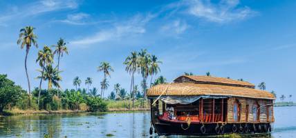 Kerala - houseboat on the backwaters - On the Go Tours