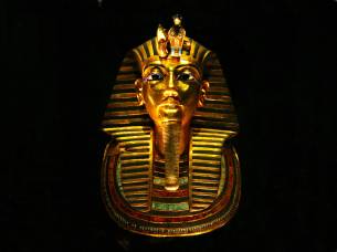 King-Tutankhamuns-Mask-Top-Spots-Egypt