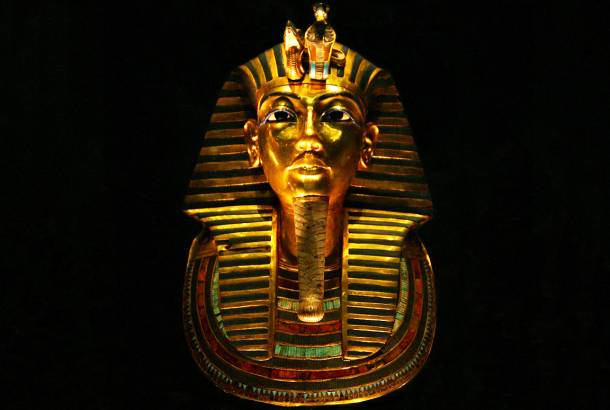 King-Tutankhamuns-Mask-Top-Spots-Egypt