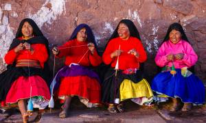 Knitting Women - Peru Tours - On The Go Tours