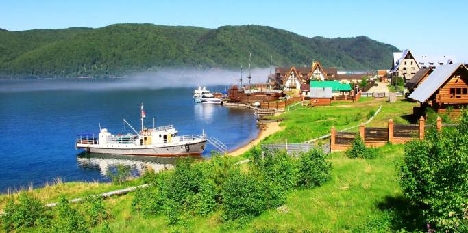 Listvyanka & Lake Baikal | Trans-siberian Railway | Russia