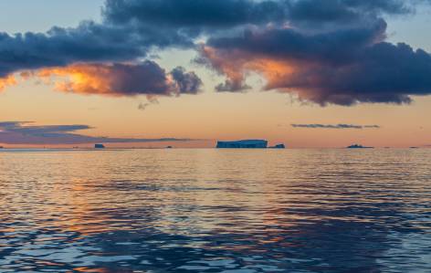 Midnight sun over the Drake Passage - Antarctica